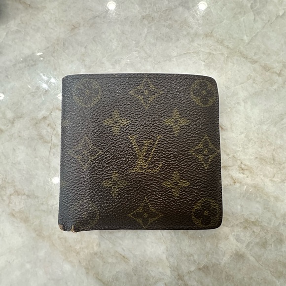 Pre owned vintage Louis Vuitton Monogram Bi-fold Mens wallet - Picture 1 of 14